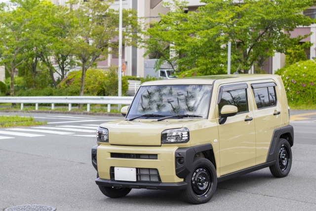 黄色いSUV